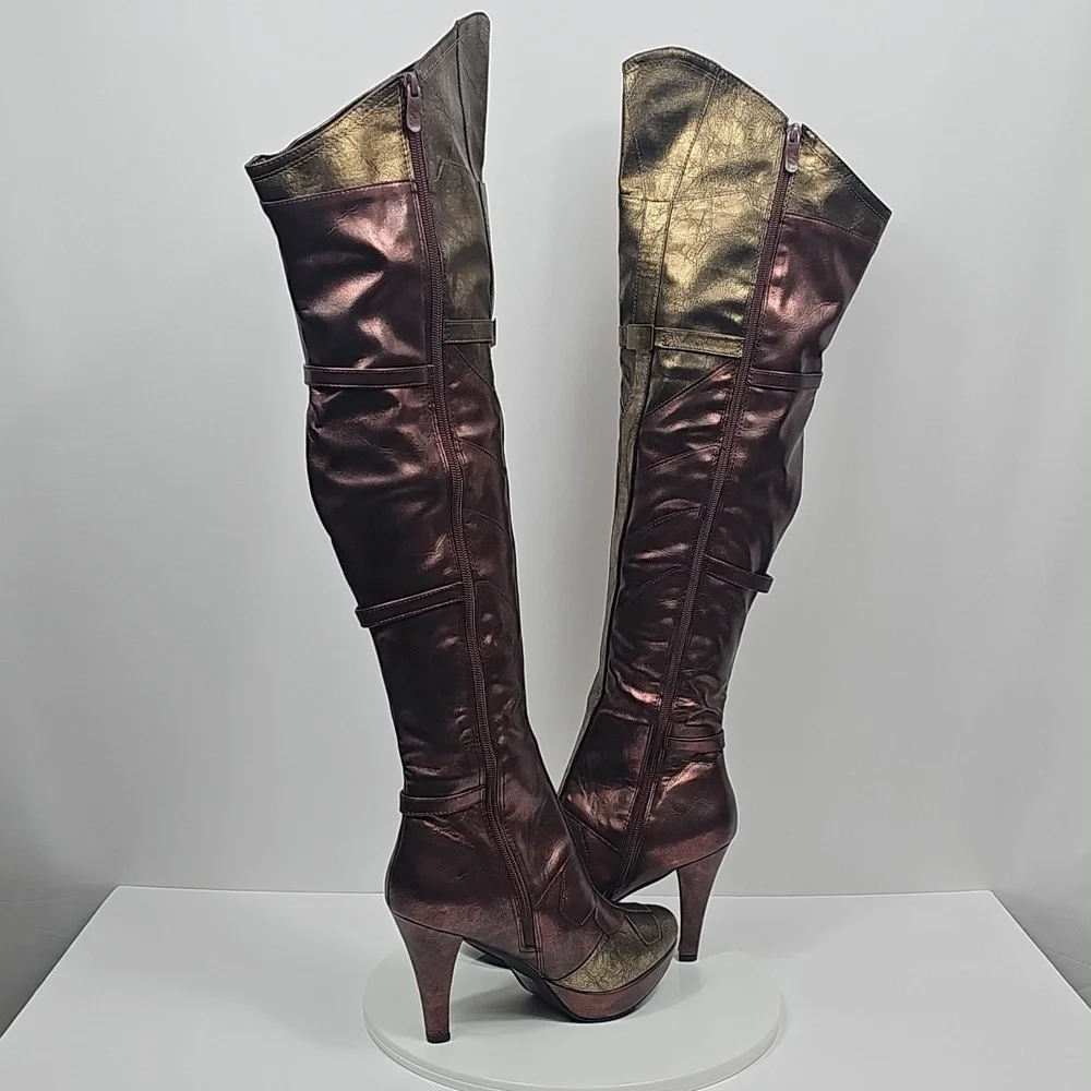 NIB Ellie Wonder Superhero Thigh High Heeled Boots 7 Metallic Red Gold Platform